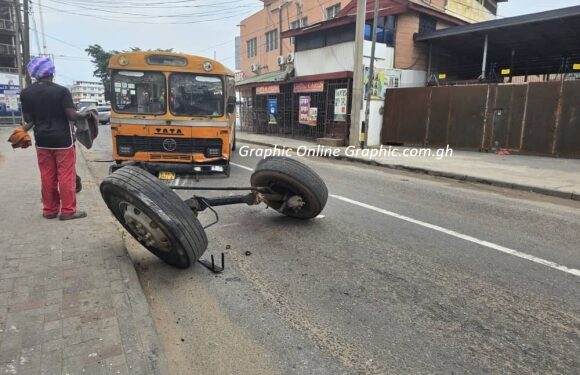 Accra Traffic Chaos: Tata Bus Gridlock Cripples Kojo Thompson Road