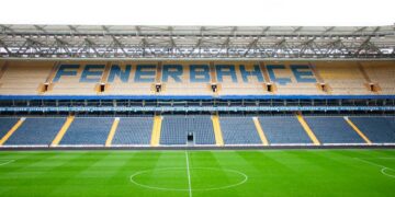 Alexander Djiku’s Influence: A Key Factor in Kojo Oppong Peprah’s Fenerbahçe Transfer