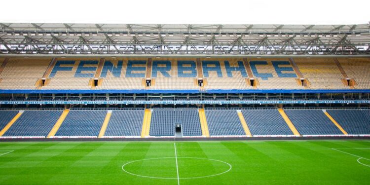 Alexander Djiku’s Influence: A Key Factor in Kojo Oppong Peprah’s Fenerbahçe Transfer