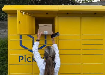 Amazon Expands Locker Package Pickup Network to Over 750 U.S. College Locations