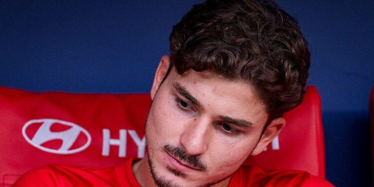 Atletico Madrid Maintain 0% Chance of Selling Julian Alvarez to Barcelona Amidst Intense Transfer Row