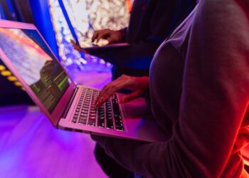Cybersecurity Expert Urges Nationwide Campaign on Responsible Social Media Use