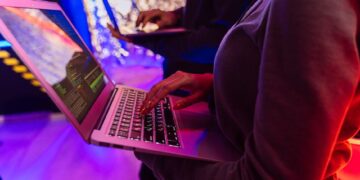 Cybersecurity Expert Urges Nationwide Campaign on Responsible Social Media Use