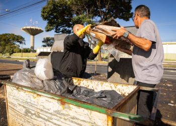 Dormaa West Environmental Department Conducts Waste Removal Exercise in Nkrankwanta, Targeting Expired Goods