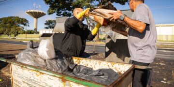 Dormaa West Environmental Department Conducts Waste Removal Exercise in Nkrankwanta, Targeting Expired Goods