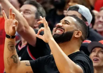 Drake Pulls Up To Ella Langley’s Show After Praising Her “Goated Pen”