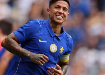 Enzo Fernandez’s Stamford Bridge Return Sparks Divisive Atmosphere