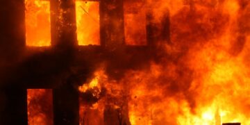 Ghanaian Firefighters Face Intense Challenge as Blaze Devastates Accra New Town Apartment