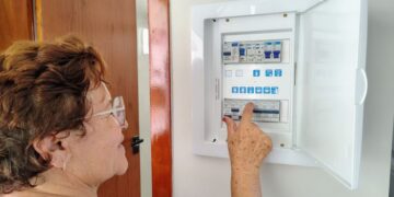 IMF Urges Ghana to Sustain Quarterly Electricity Tariff Adjustments