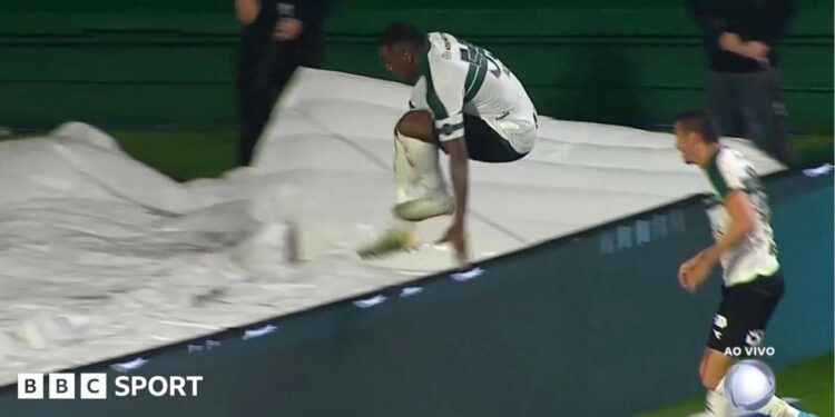 Jacy Gets ‘Carried Away’ After Injury Celebration Goes Wrong