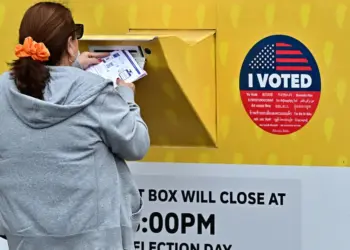 Judge Temporarily Blocks New Postal Service Rules for Mail Voting