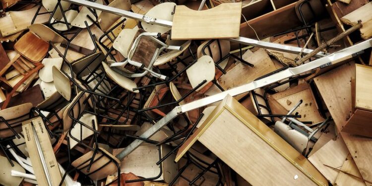 KMA Donates 400 Recycled Plastic Desks to SHSs as Part of Wooden Furniture Phase-Out