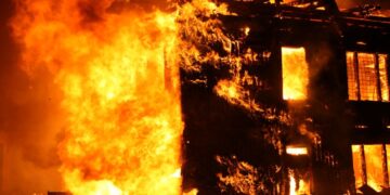 Kotobabi Shop Devastated by Fire: Fire Engulfs Workshop, Sparks Economic Disruption