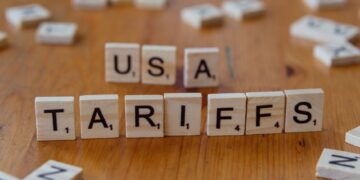 Limited Options for Many Iranians as War with US Chokes Economy