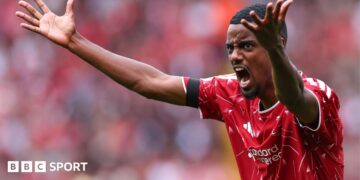 Liverpool Manager Iraola Faces Mounting Pressure as Isak Struggles