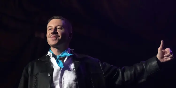 Macklemore’s ‘Can’t Hold Us’ Shatters Spotify Records, Sparks Fan Confusion