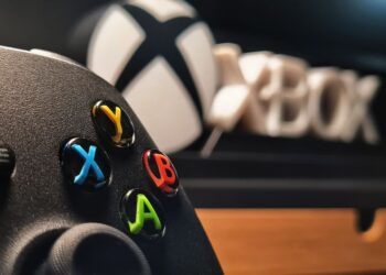 Major Tech Reshuffles: Amazon, MicroVision, and Microsoft Depart
