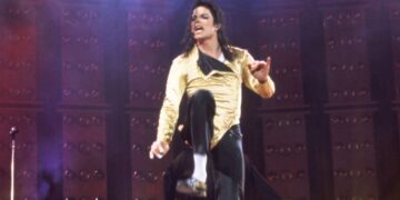 Michael Jackson’s Iconic Sequined Glove to Auction in December: A Deep Dive into a Cultural Phenomenon
