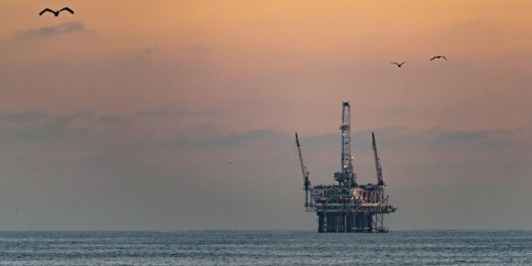 Oil Prices Climb as Iranian Demands Cloud Outlook for Strait of Hormuz