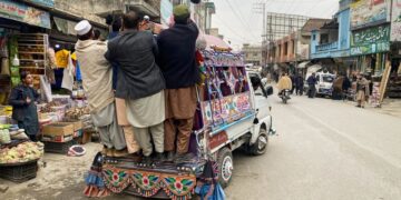 Pakistan Top Court Orders Imran Khan’s Hospital Transfer Amid Access Battle