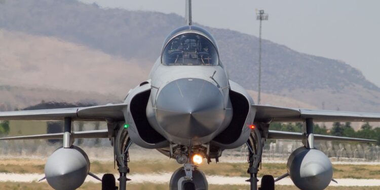 Qatar Denies Detaining Three Iranian Bomber Pilots