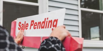 Seattle Home Sales Plummet as Nation’s Worst as High Costs and Tech Layoffs Cripple Market