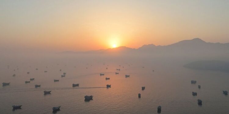 Trump Threatens Bomb Oman: Fresh Strike Reported on Vessel