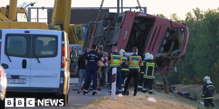 Twelve Killed as Polish Bus Veers Off Hungarian Motorway