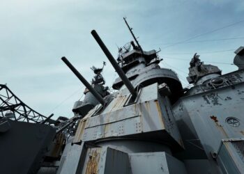 USS Lincoln Woes Highlight US Navy Limits in Prolonged Iran War: Experts