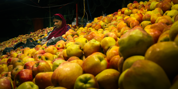 Woman Arrested at Madina Market Over Alleged Sale of Fruit-Ripering Chemicals