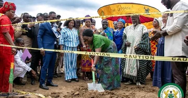 Deputy Local Gov’t Minister Unveils Ga Odumase Market Construction