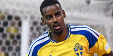 Liverpool’s Isak Faces Injury Withdrawal Amidst Sweden Demands