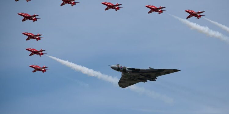 UK Police Evacuate Homes Near RAF Fairford as Explosives Investigation Intensifies
